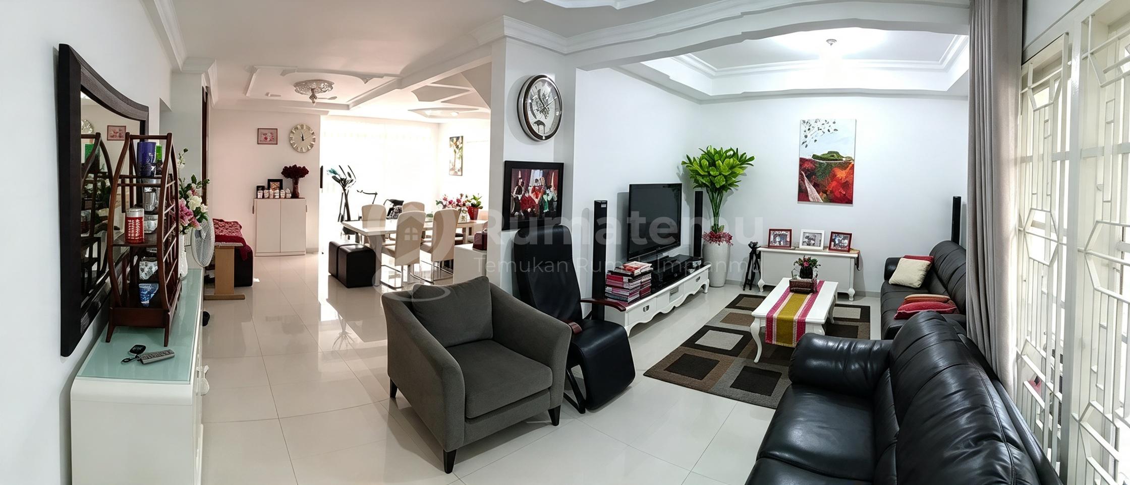 Disewakan Rumah 2 Lantai ke Puan - Kelapa Gading
