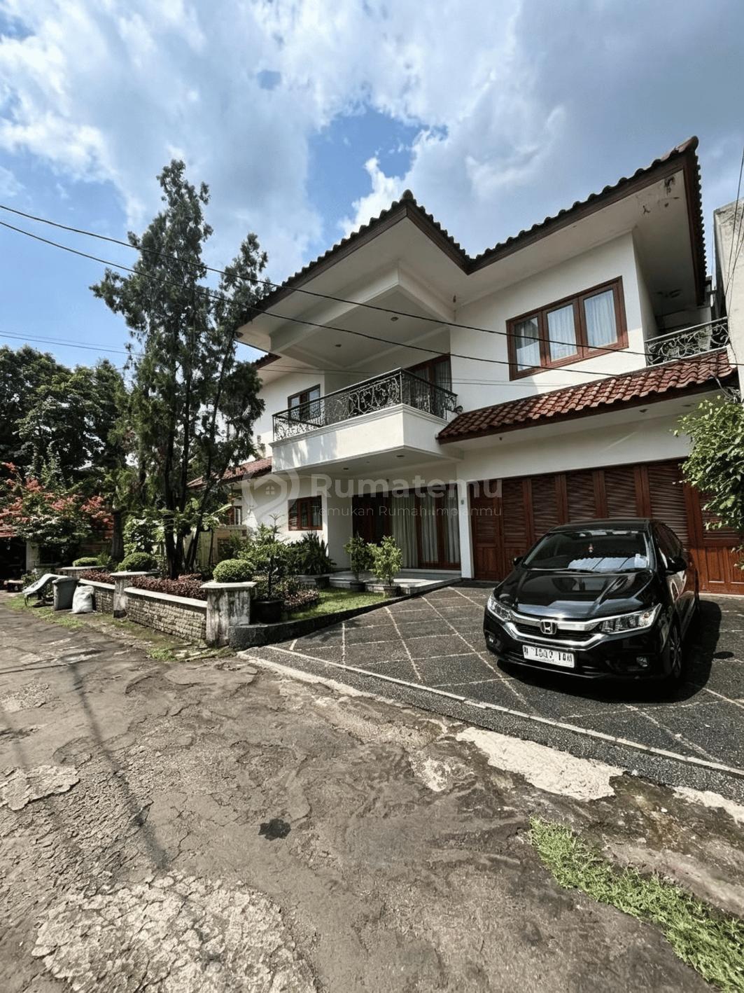 Dijual Rumah Mewah + Swimming pool Semifurnished di Ampera, Cilandak Timur
