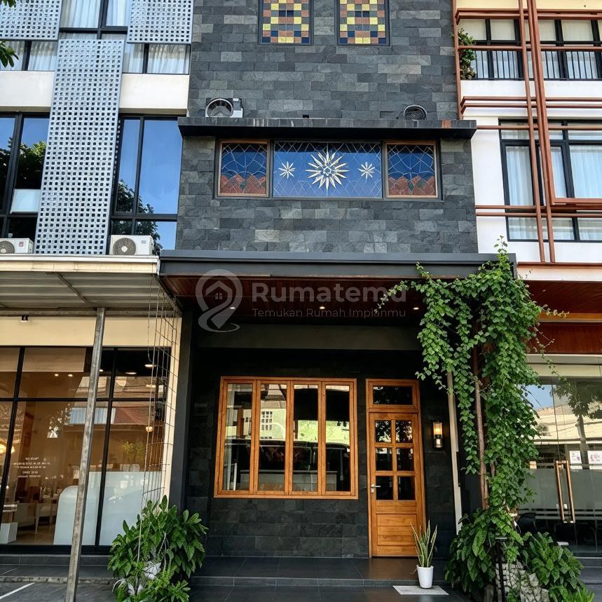 Dijual Ruko Komersial 4 LT Estetik dan Strategis Lokasi Premium di Seminyak Bali S9715