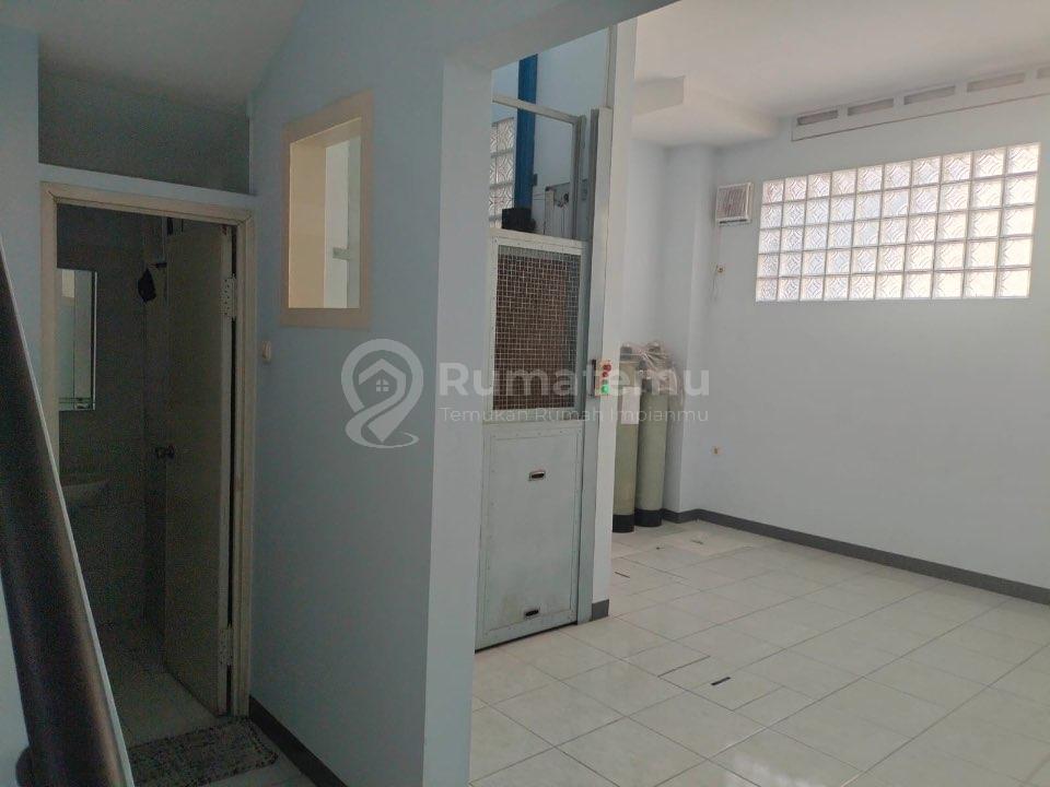 DIJUAL Ruko 2 Lantai Cocok Untuk Gudang – Taman Kopo Indah 3  Spesifikasi: