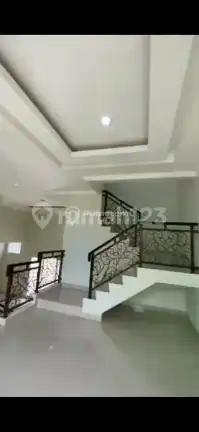 Dijual rumah di Alam sutera, luas 240, desain mewah, KT 4, Demansion