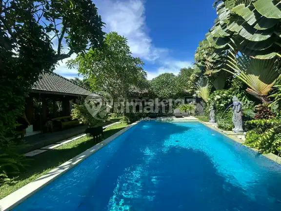 Ready For Sale Beautyfull 5 B R Villa In Umalas Bali
