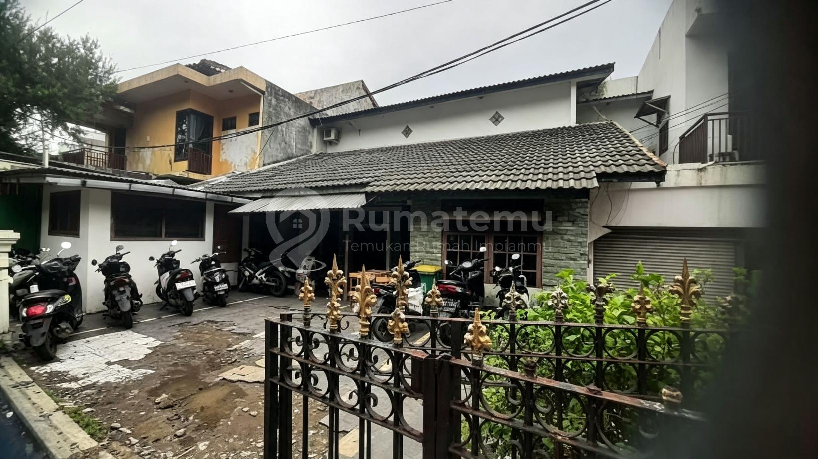 Dijual rumah Hook Hadap Utara dan Barat di Pejompongan, Bendungan Hilir, Tanah Abang