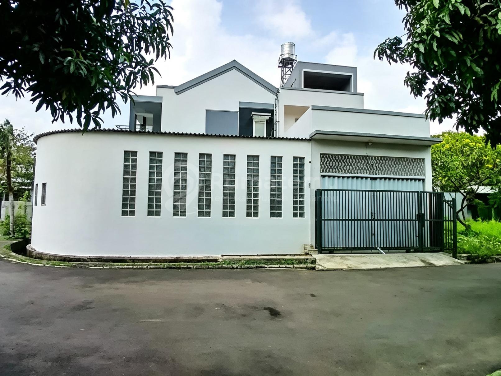Di Jual Rumah Hook di Taman Semanan Indah Jakbar