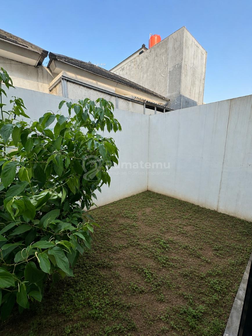 Disewakan Ruko Private Village - Jalan Utama Cikoneng