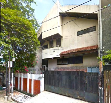 Rumah Tomang. 2.5 Lantai. 14x25. Jalan Raya 4 Mobil. Siap Huni