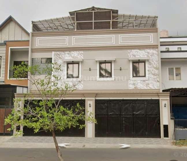 Rumah Mewah Cengkareng. 3 Lantai. 12.5x22. Jalan Lebar 4 Mobil. Full Furnish. Siap Huni