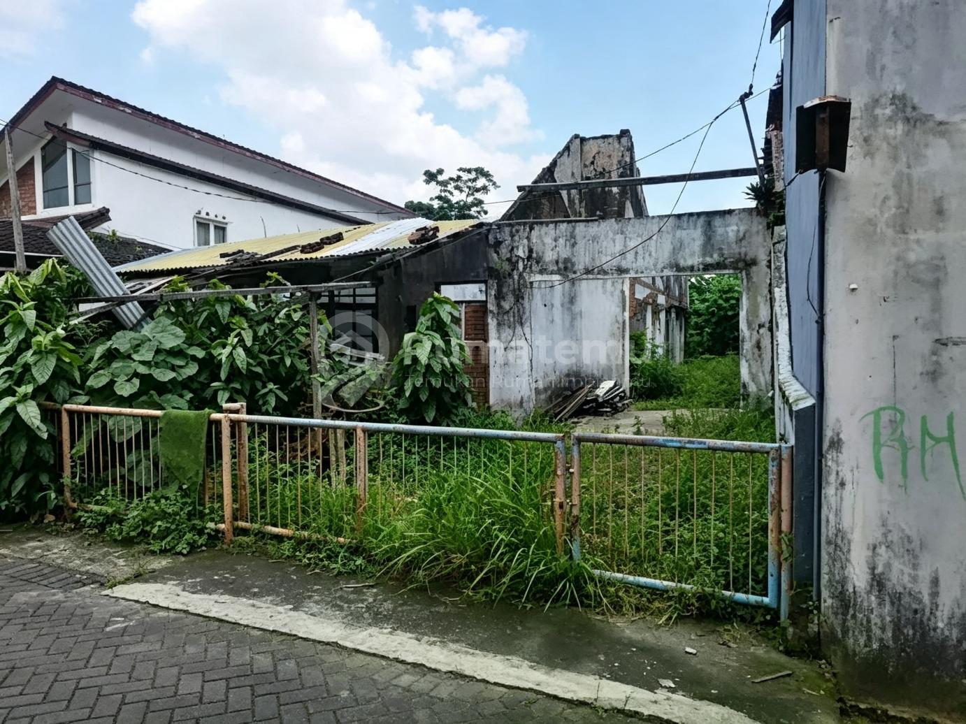 Dijual tanah strategis dekat banyak kampus, di sleman LT 492m2
