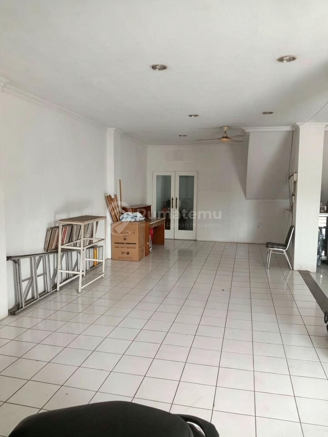 Jual 2 unit ruko cocok untuk kantor gandeng di Raya Serpong, Pakulonan, Serpong
