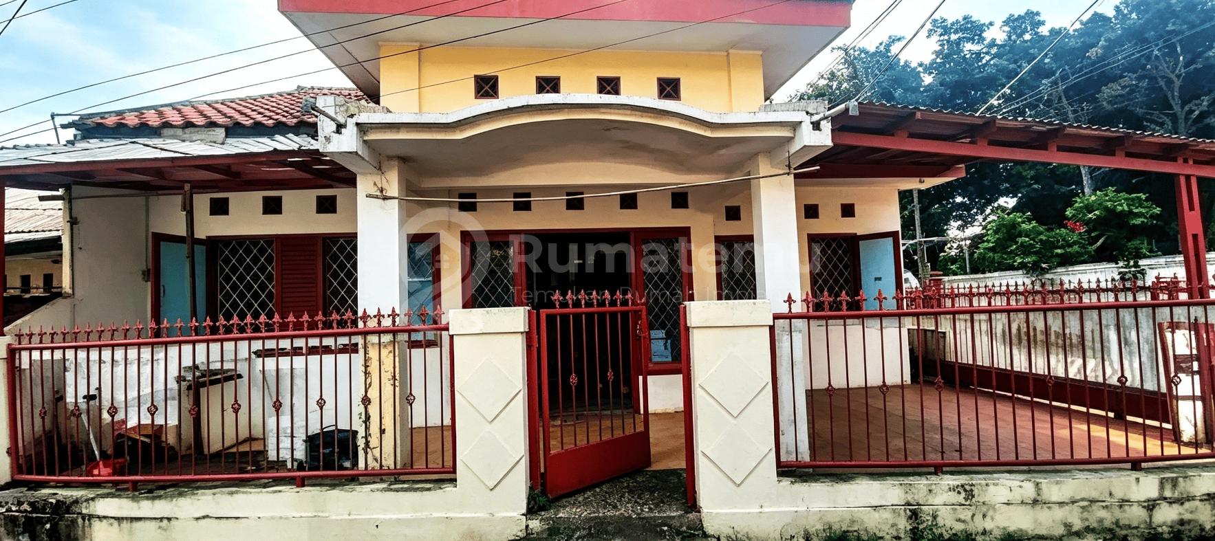 Rumah Hook Masuk 1 Mobil di Jalan Turi 3, 200 Meter ke Jalan Raya