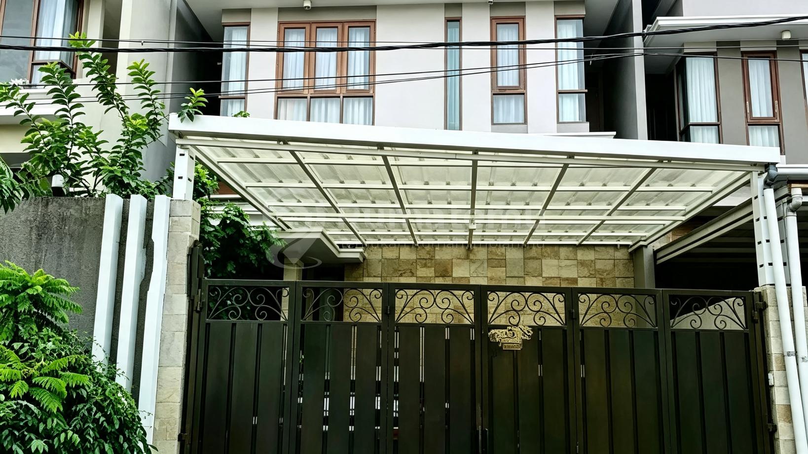 Rumah Bagus Siap huni di Cilandak Lingkungan Nyaman bebas banjir