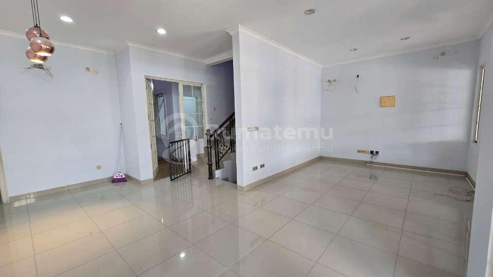 disewakan rumah Cluster West Eropa – Unit GLC