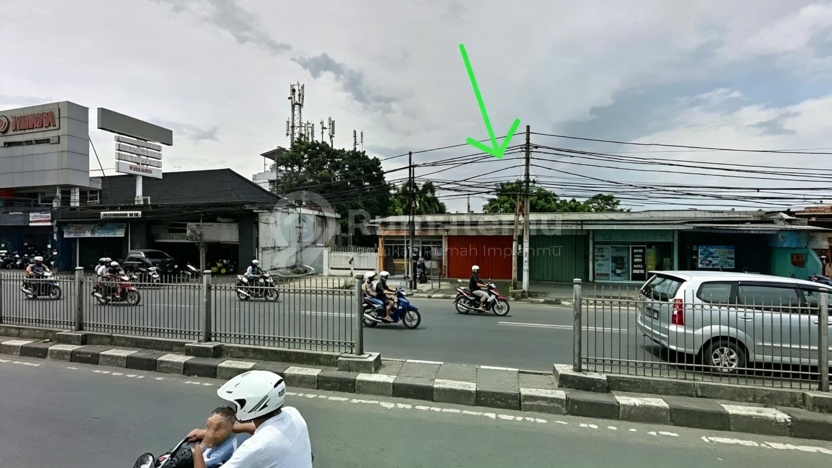 Tanah Komersial Pinggir Jalan Raya - Kramat Jati