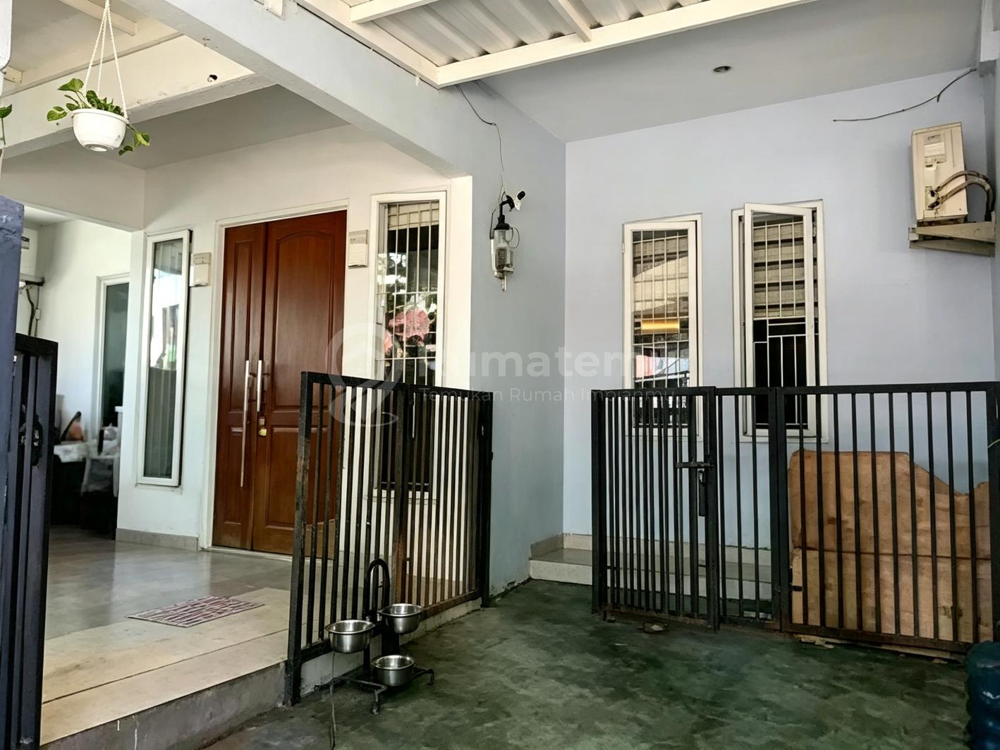 Rumah Cantik Siap Huni Strategis Siap Nego