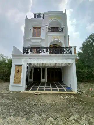 Rumah Baru Design Classic Mewah di Jagakarsa