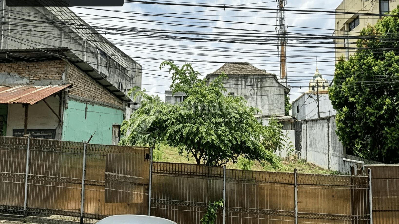 Jual tanah di pinggir jalan dengan tempat yang strategis di area Gandaria Utara, Kebayoran Baru, Jakarta