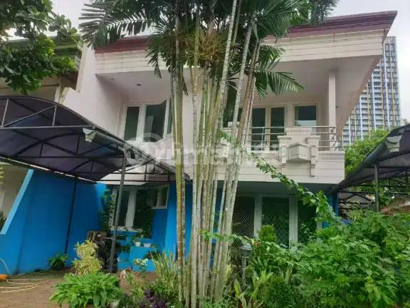 Rumah Asri Townhouse, 5 Menit ke Tb Simatupang, Dekat Pintu Tol
