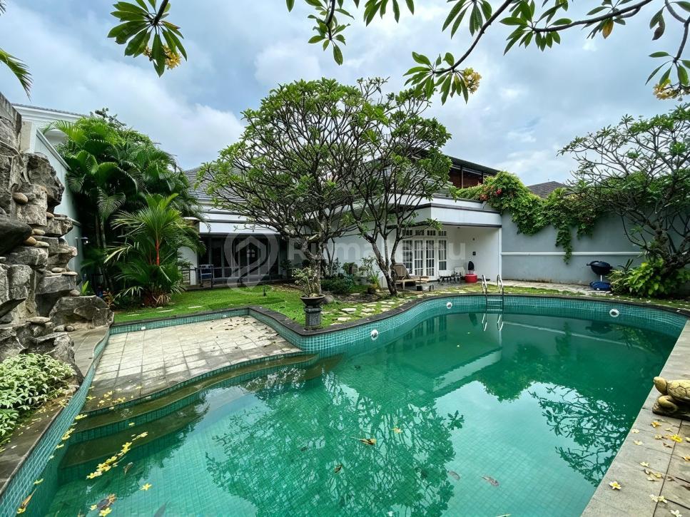 Dijual Rumah Mewah + Swimming Pool Dengan Harga Menarik di Cipete Jakarta Selatan