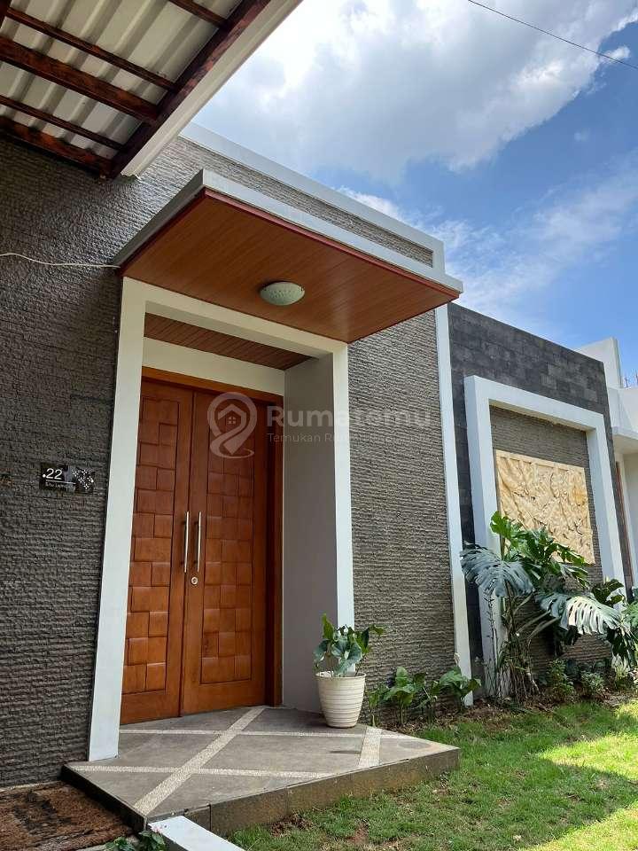Dijual Rumah Siap Huni dekat Taman Budaya& Golf Center Sentul City