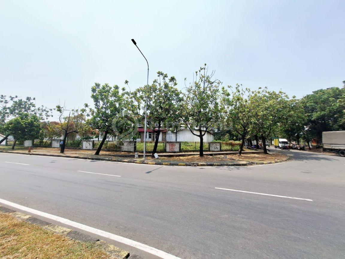 Gudang Ex Pabrik Hoek Kawasan Industri Jababeka Cikarang Utara