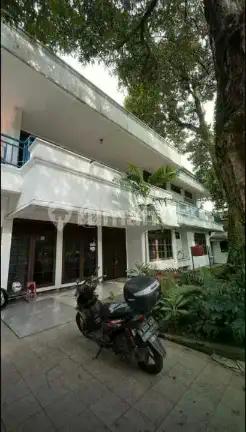 Rumah Pinggir Jalan Utama Lebak Bulus Jakarta Selatan