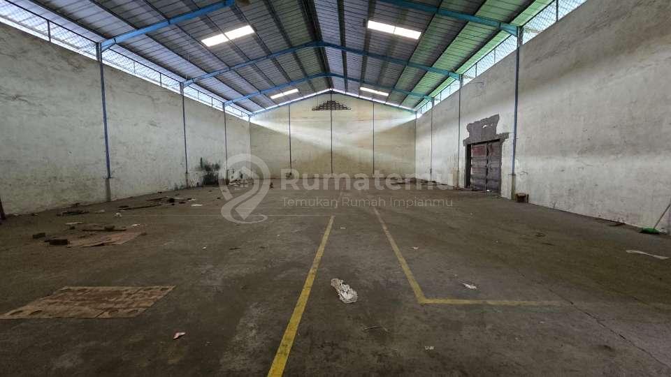 Gudang Sepatan dijual cepat luas tanah 2130 meter Akses container bisa industri 