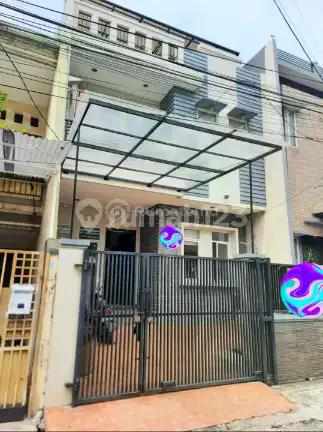Taman Ratu [RUMAH]: 3 Lantai- Siap Huni- Hadap Selatan