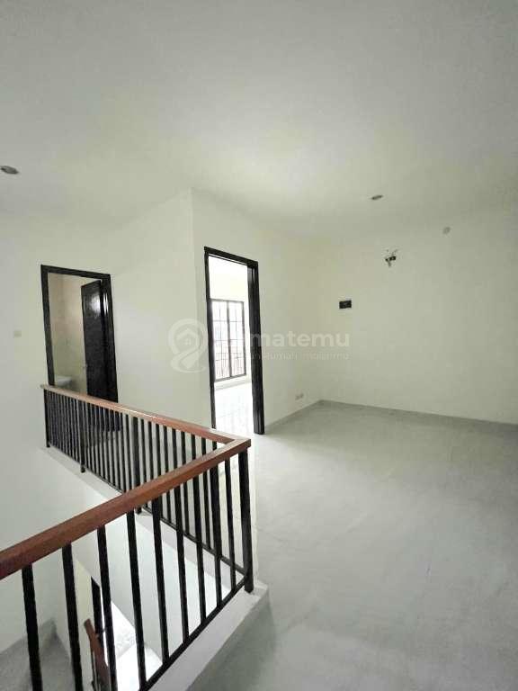 Dijual rumah cluster turun harga di Discovery Bintaro TF8 2607