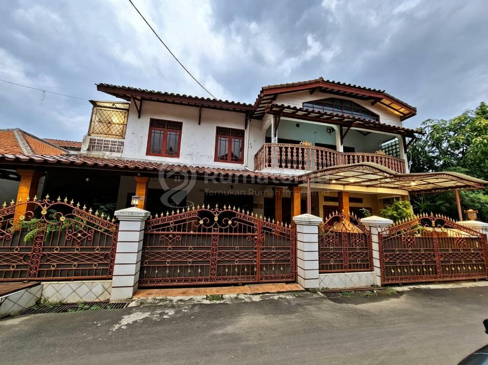 Rumah Komplek di Jatiwaringin dekat Pondok Gede Plaza Bekasi