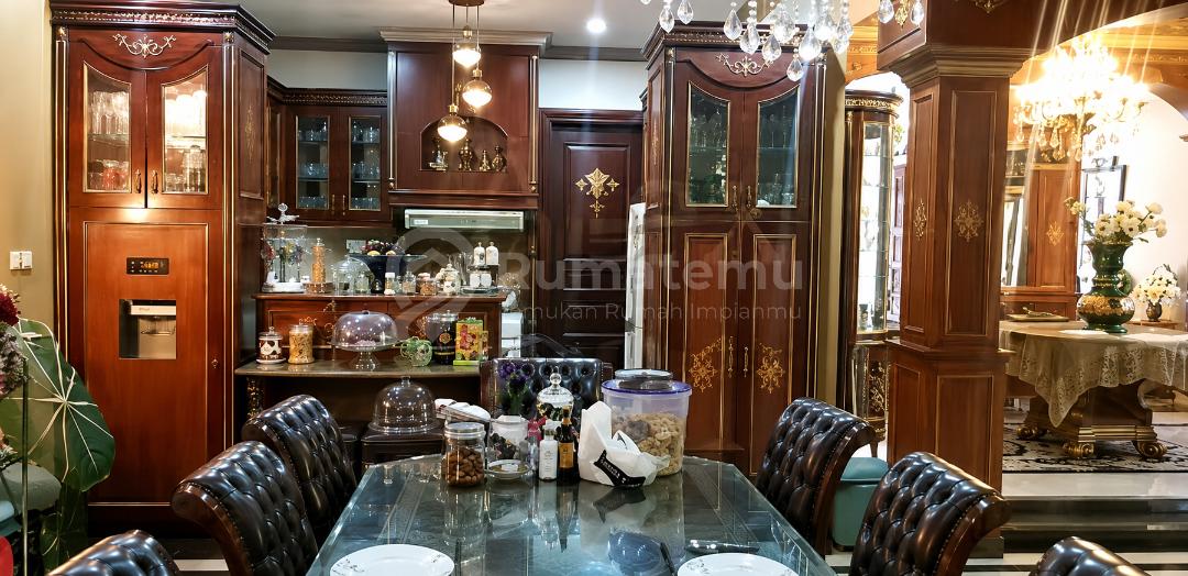 DI JUAL CEPAT BU SUPER MEWAH + SWIMMING POOL FULL FURNISH DI LEBAK BULUS JAKARTA SELATAN