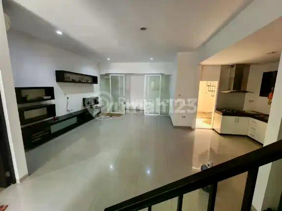 Rumah Bagus Murah 2 Lantai SHM di Kelapa Gading