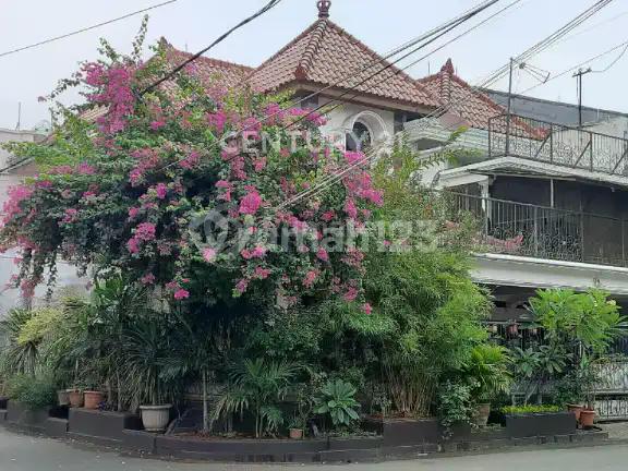 Rumah Hoek di Rawamangun Dalam Kompleks Istimewa