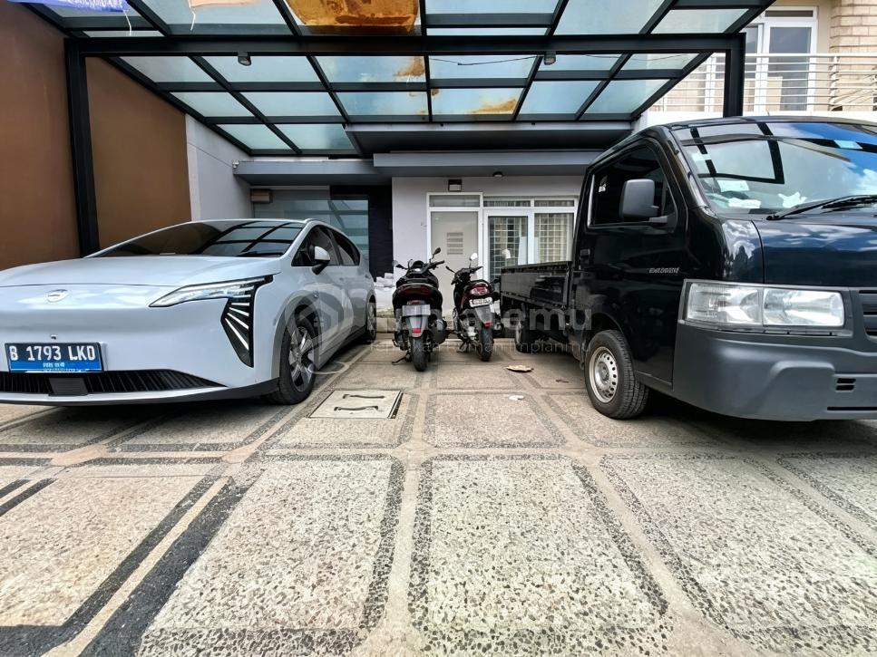 Rumah 3 Lantai Siap Huni di Park Residence Taman Surya Cengkareng Kalideres Jakarta Barat