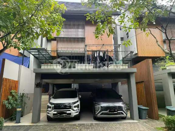Rumah 3 lantai di Cluster Caelus Greenwich Park BSD City, furnished bagus, lokasi seberang Enchante, dekat Tresor, Blizfield dan Zora tanah 112m2 bangunan 200m harga 4,95M nego