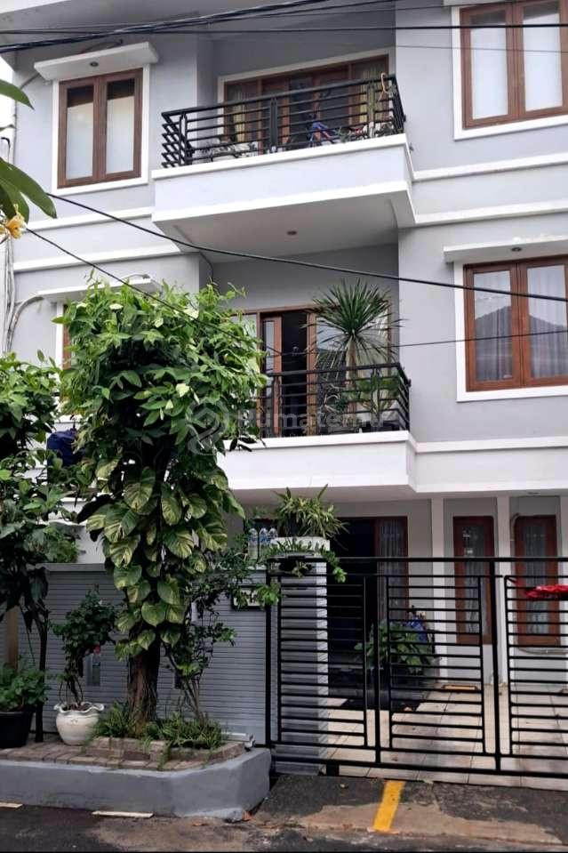 Rumah di Gading Pandawa Kelapa Gading - Bangunan 3 Lantai