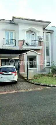 Rumah 2 lantai siap transaksi cepat lokasi strategis Taman Crystal Gading Serpong