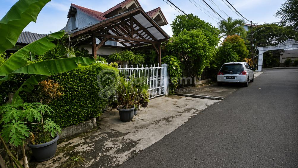 Dijual rumah dikompleks PU (Pasar Jumat) Jakarta Selatan Lokasi Persis di depan Stasiun MRT/Transjakarta Lebak Bulus