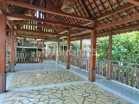 Villa Joglopinggir Jalan Cocok Utk Resto Cafe Dll