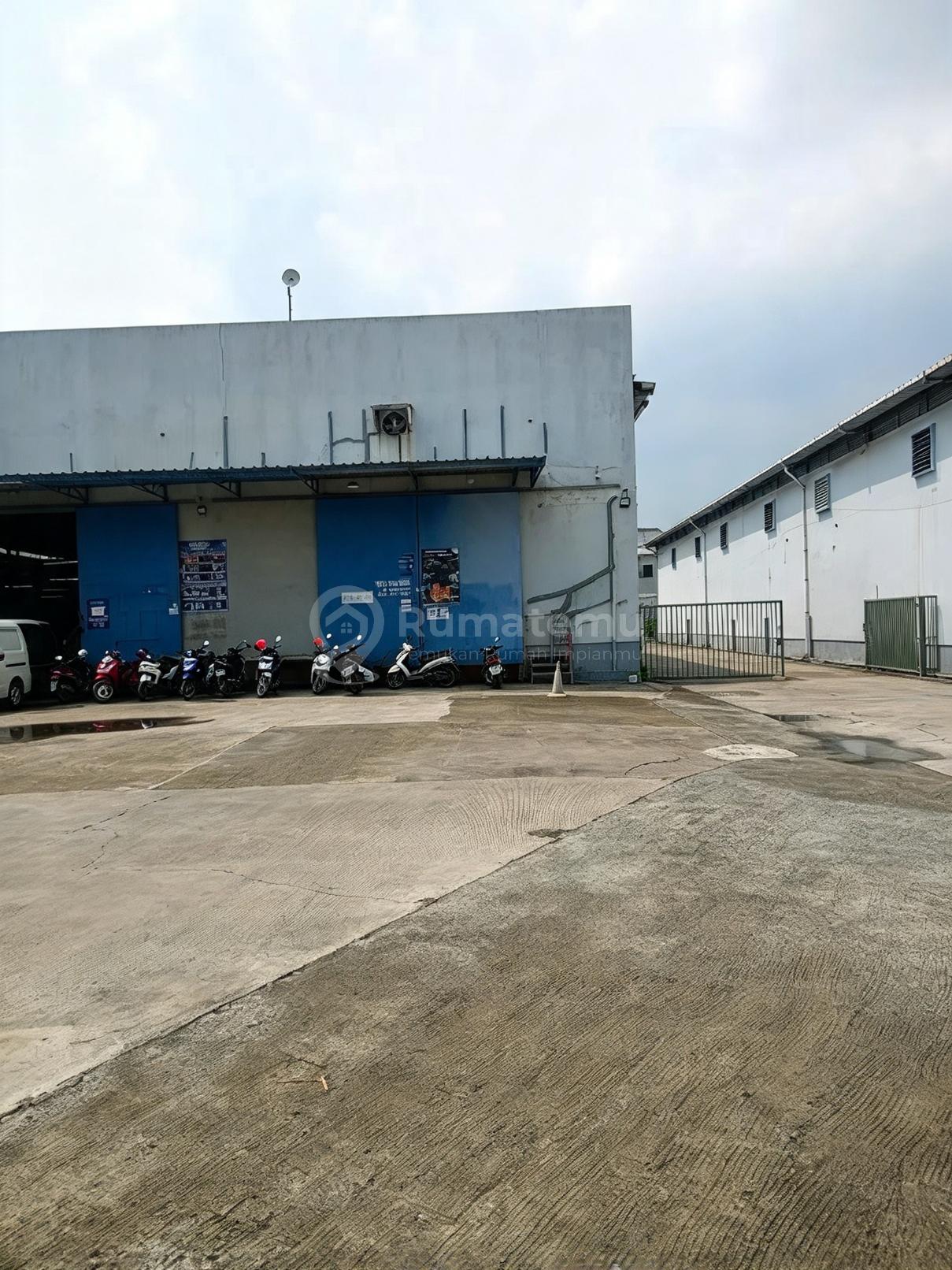 Disewakan Gudang di Pesing Poglar Jakarta Barat Luas Bangunan 1530M2 Ada Loading Dock Akses Container 40 Feet