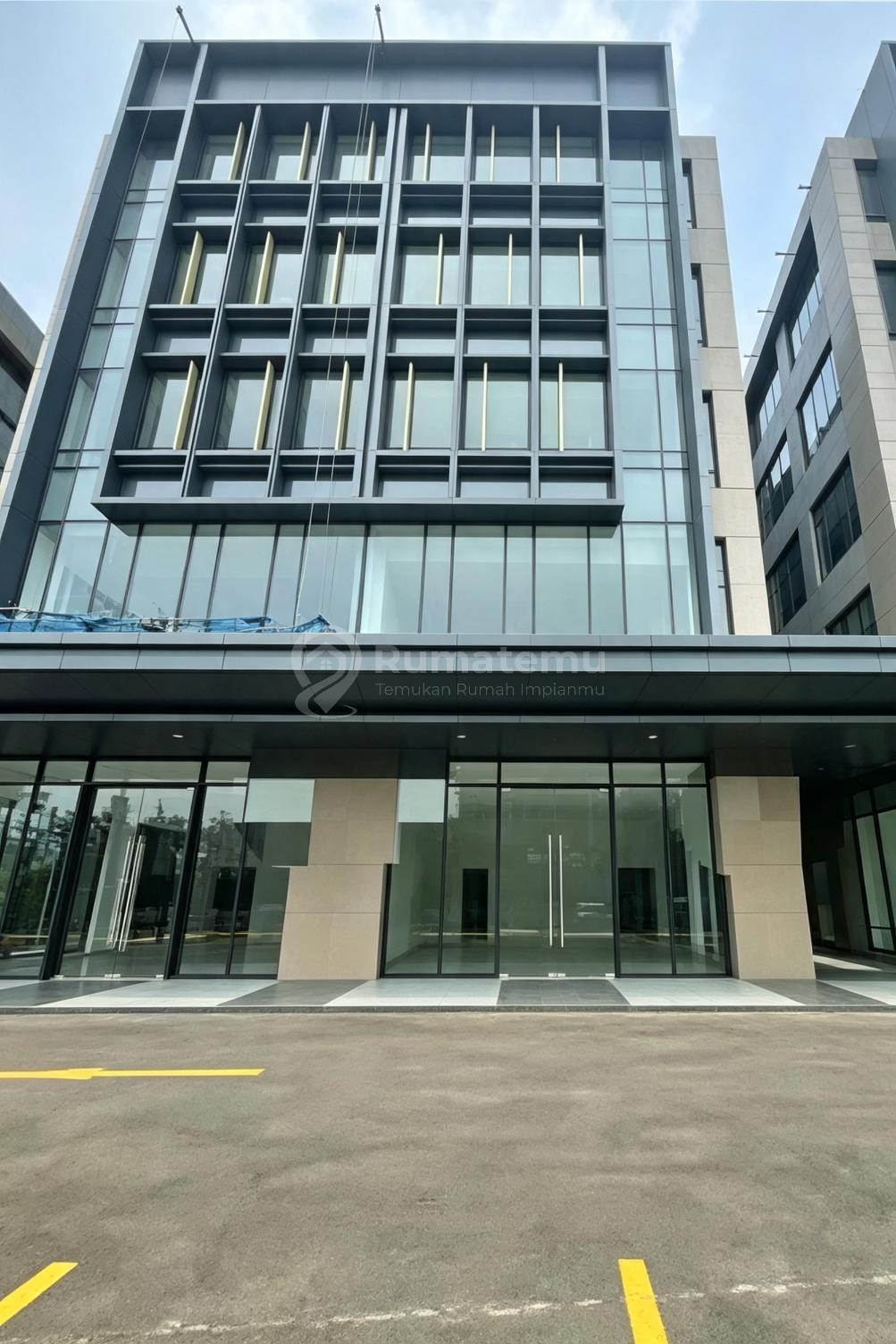 Disewakan Gedung di Bsd, Samping Jalan, 5 Lantai, Northpoint