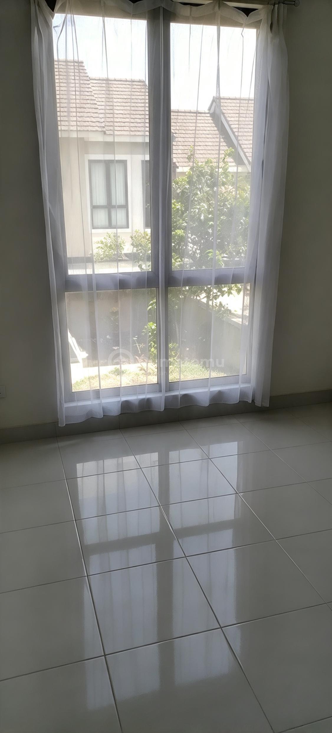 Rumah Bagus Unfurnished SHM BSD, Tangerang Selatan