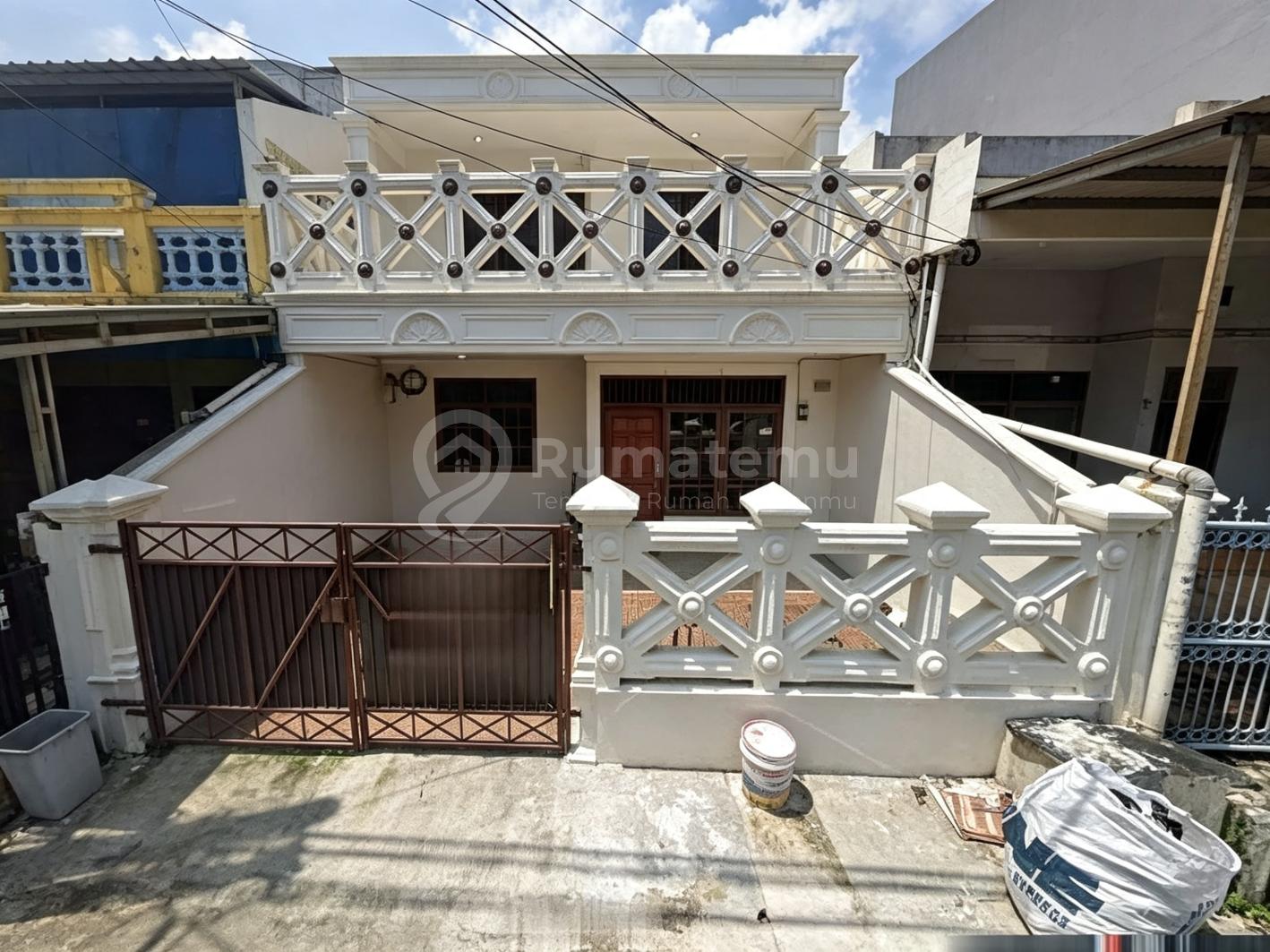 Jual rumah baru minimalis dengan 2 lantai di Cengkareng Barat, Jakarta Barat