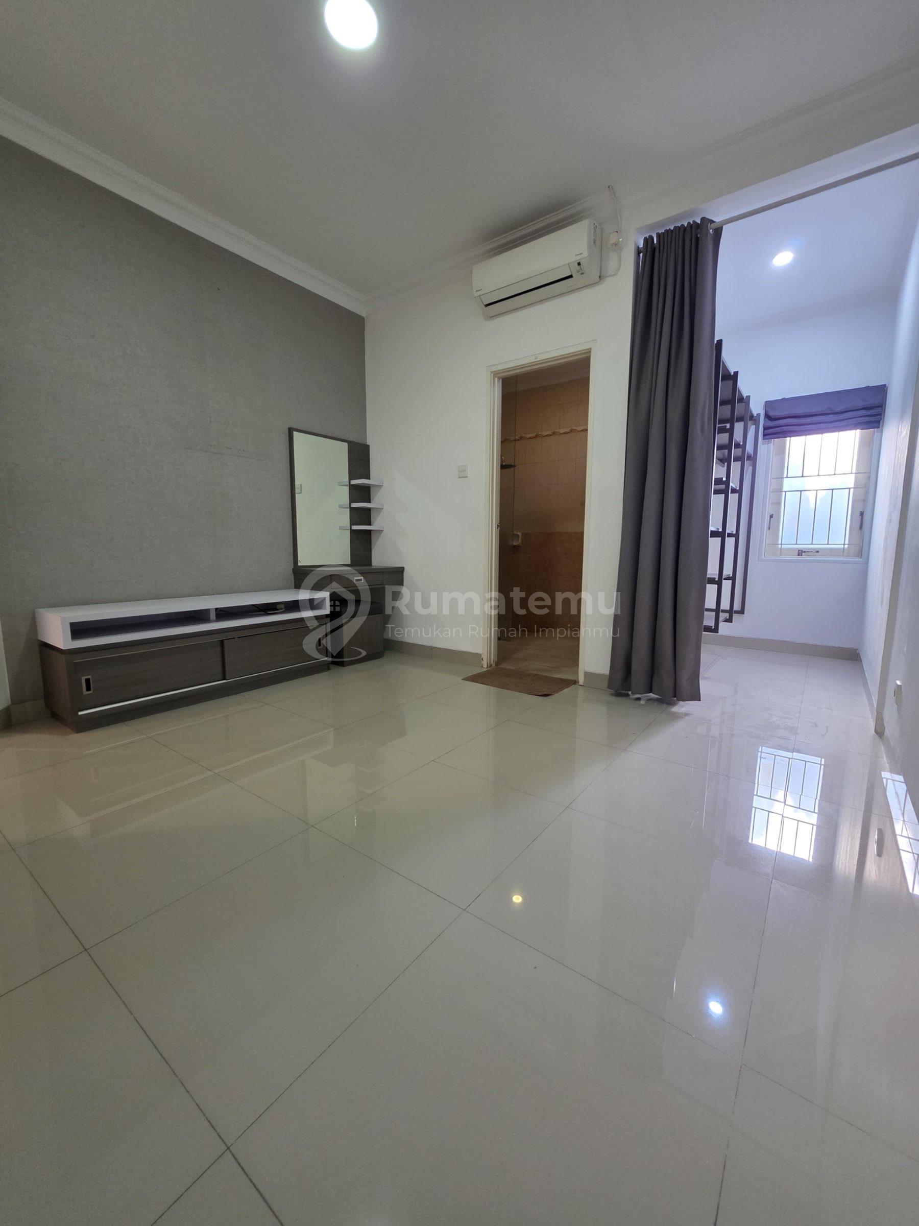 JUAL RUMAH SINGGASANA PRADANA – HARGA TURUN!