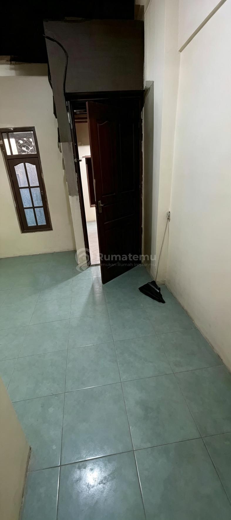 Kos Kosan Sisa 1 Kamar, 500 Meter ke Wtc Mangga Dua