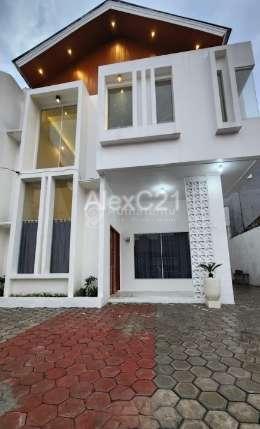 Dijual rumah villa mewah fully furnished 2 lantai + swimming pool di Tanah Baru