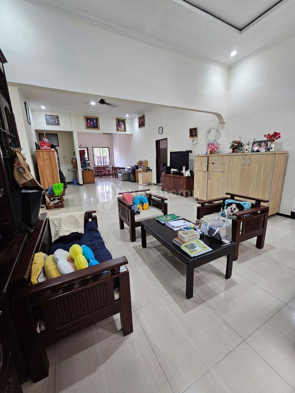 Rumah SHM Hadap Timur Dengan Tanah Luas Di Pulo Gebang Permai