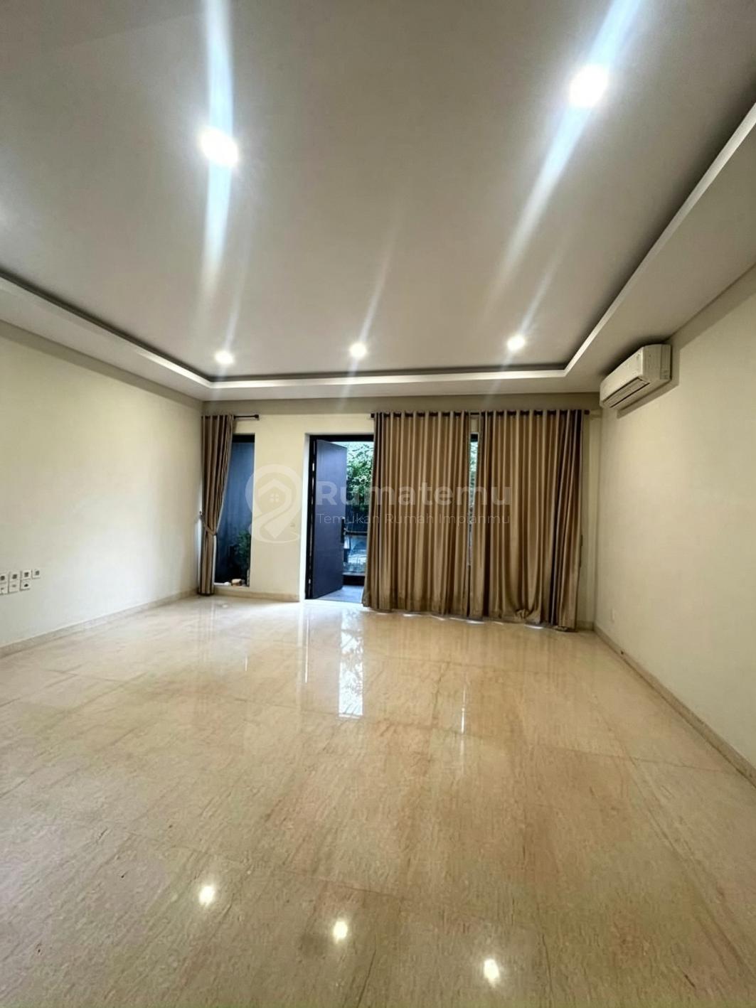 Jual Rumah Dibawah Pasar di Cluster Mozart, Summarecon Serpong