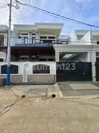 Rumah Bagus Siap Huni Dalam Komplek di Duren Sawit