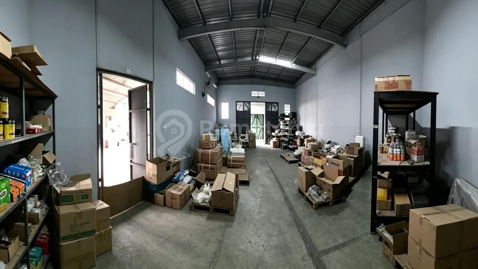 Rumah 1 Lantai Bonus Gudang di Villa Melati Mas Serpong