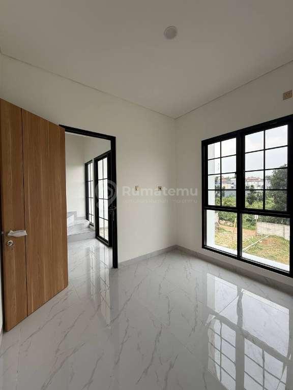 Rumah 2.5 Lantai di Kav.AL GDC Depok